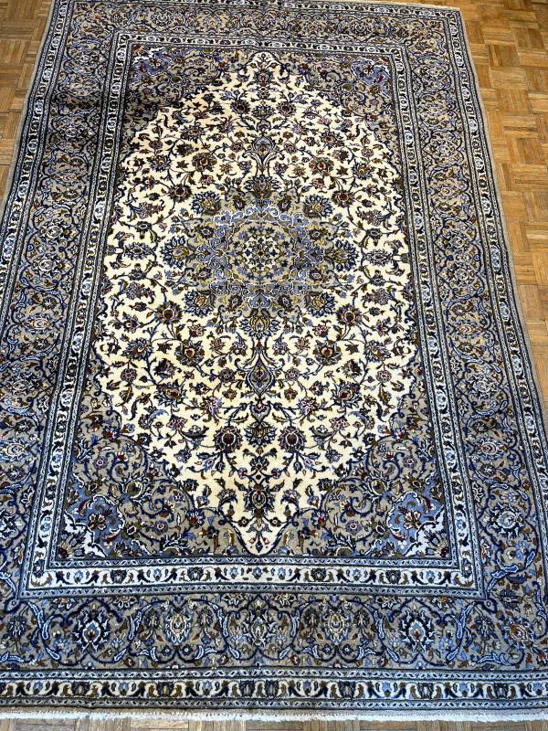 Lot 217: Vintage Persian Kashan Rug — HeritageBids September 19, 2026 auction